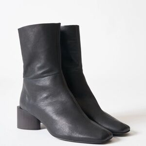 COCLICO Black Leather Heeled Boots
